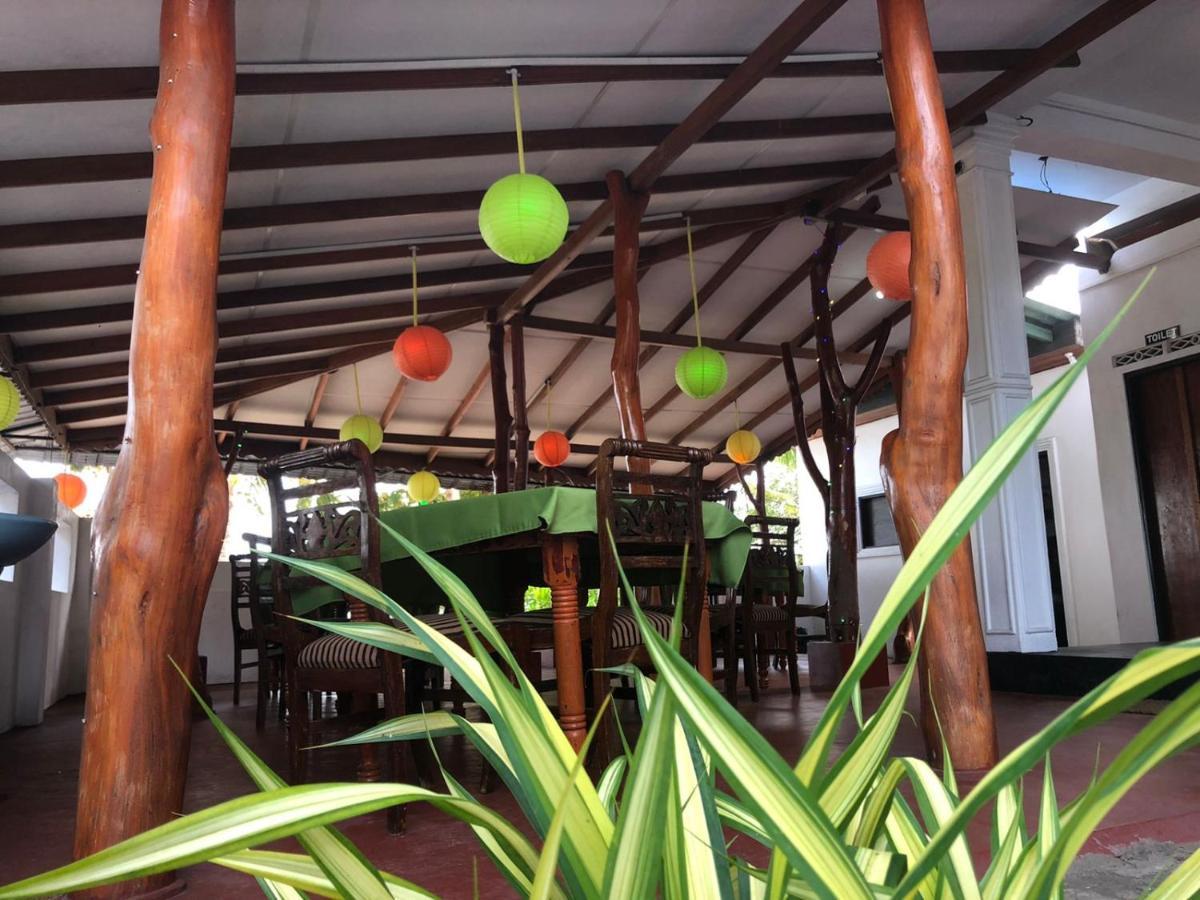 Rock Paradise Beach Hotel & Restaurent Tangalle Kültér fotó