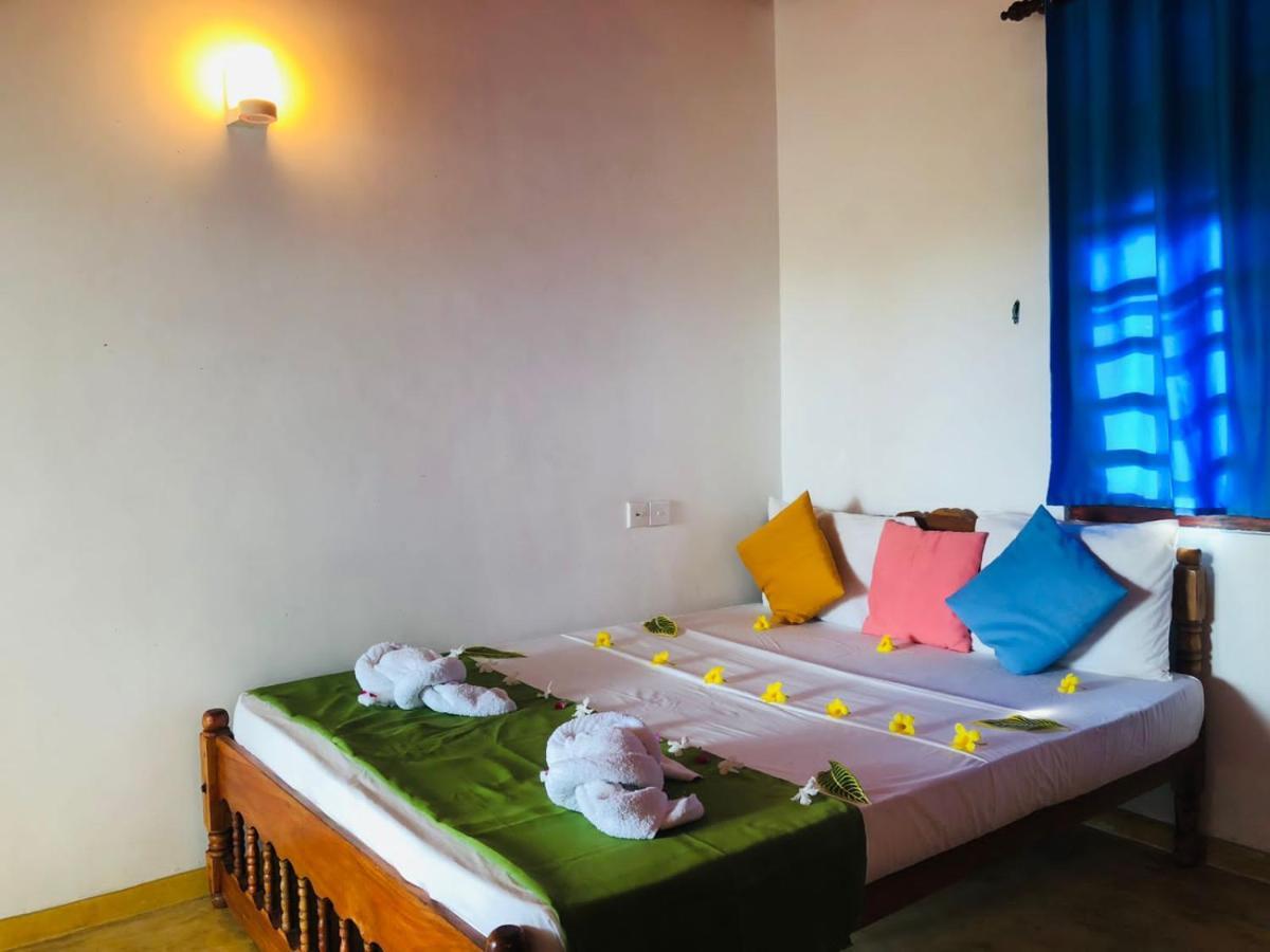 Rock Paradise Beach Hotel & Restaurent Tangalle Kültér fotó